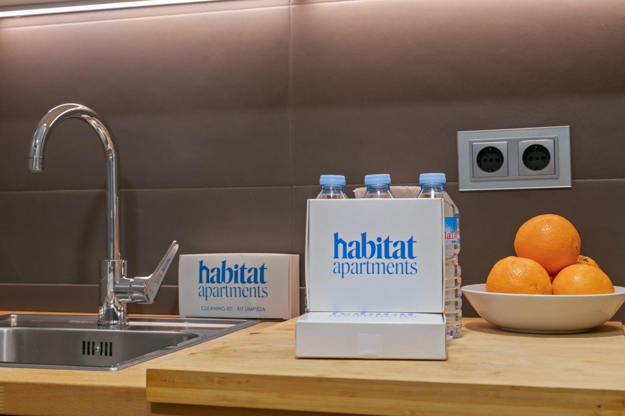 Habitat Apartments Teatre L'Hospitalet de Llobregat Extérieur photo